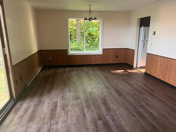 5th image of 107 Evergreen St #2