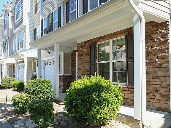 3rd image of 8843 Thornton Town Pl