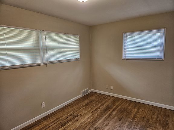 4th image of 614 Emmet St #1