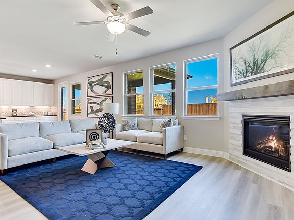 4th image of 2324 Garden Way