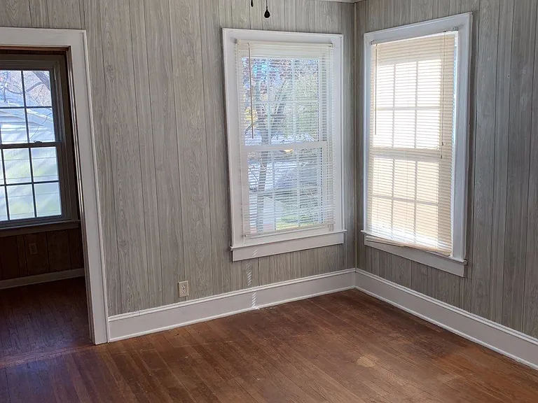 123 E Robinson Pl — Photo 10