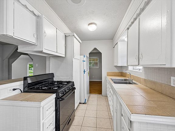 4th image of 3530 Ripplebrook Dr