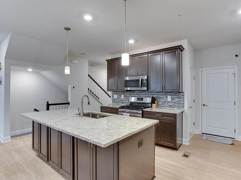 1295 Orchid Rd — Photo 7