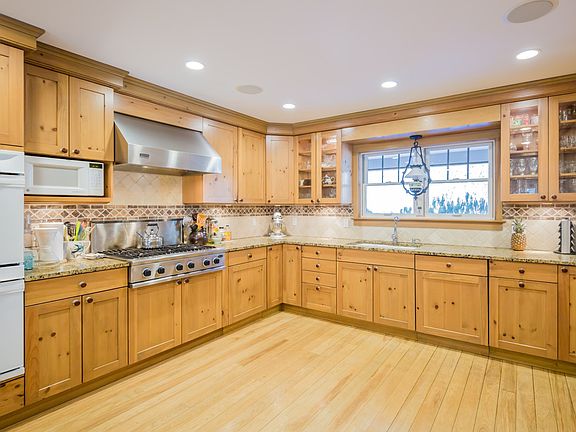 2nd image of 17 Katie Ln
