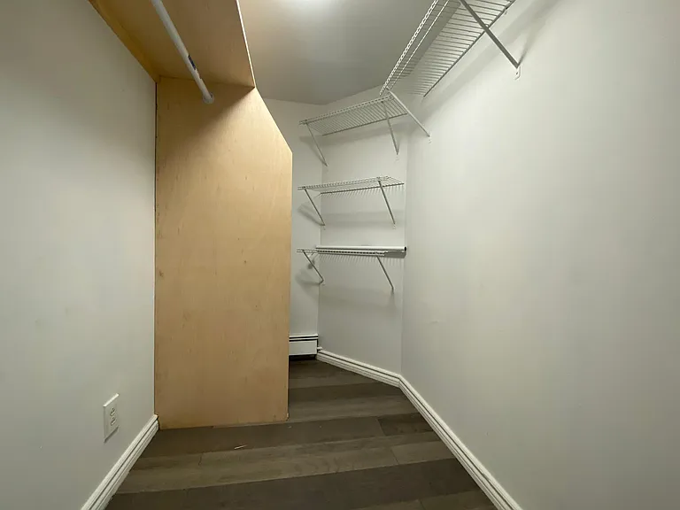 335 Hudson Ave — Photo 6