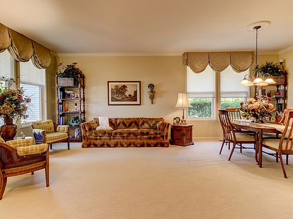 5th image of 12856 Oak Grove Dr