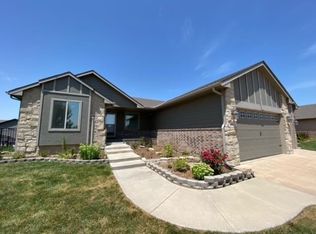 1005 N Oak Ridge Ave, Goddard, KS 67052