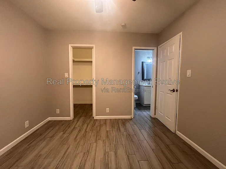 408 W Blackhawk Dr #1 — Photo 23
