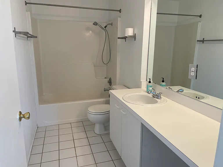 160 Reserve Cir #212 — Photo 13