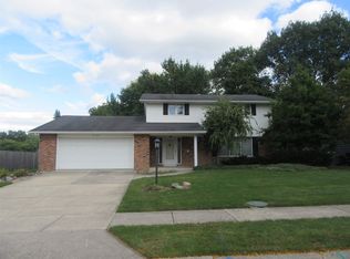 6132 Graymoor Ln, Fort Wayne, IN 46835