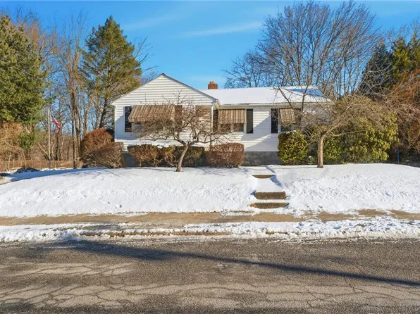 92 Rockland Ave, Woonsocket, RI 02895