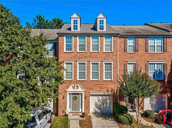 4003 Edgecomb Dr — Photo 2