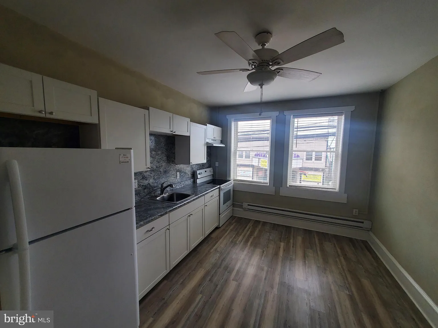 Studio, 500 sqft, $975 — Photo 2
