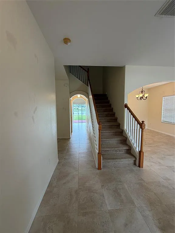 4 bed, 2.5 bath, 2364 sqft, $2,700 — Photo 3