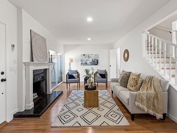 5th image of 926 Bel Marin Keys Boulevard