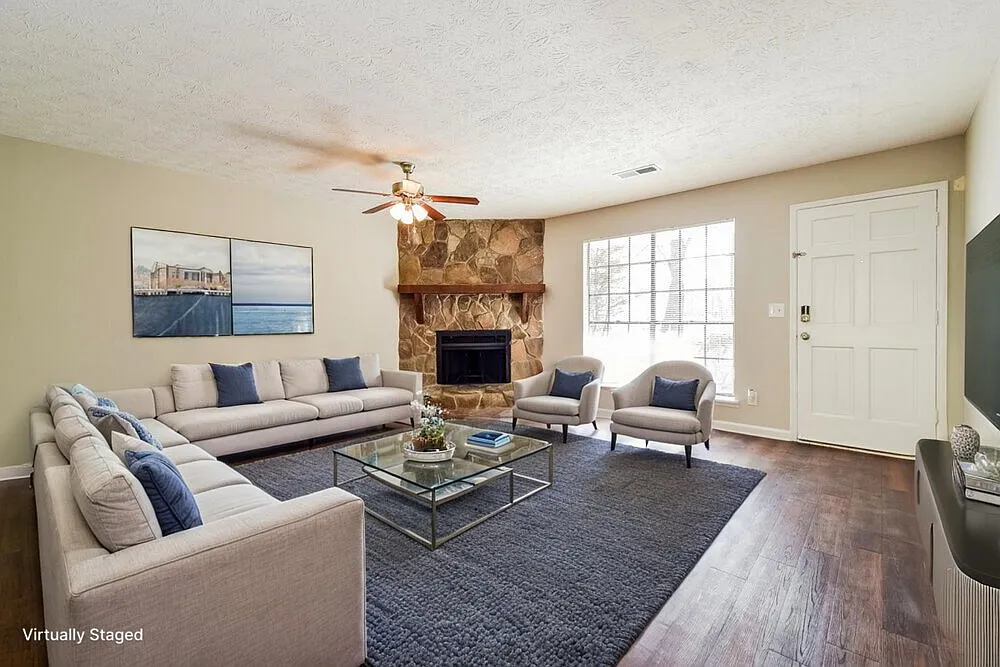 3 bed, 2.0 bath, 1430 sqft, $1,755 — Photo 4