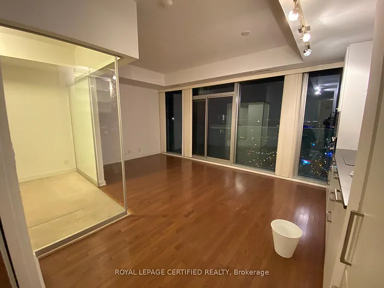 14 York St #4407 — Photo 3