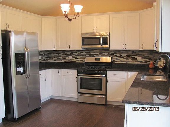 3rd image of 707 Longwood Ct