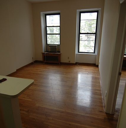5th image of 219 W 78th St APT 3F