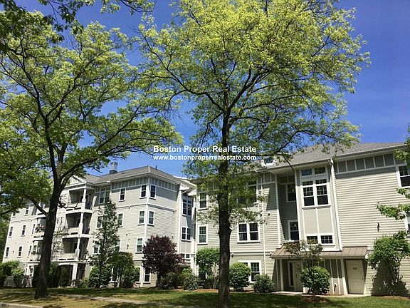 3rd image of 1100 Vfw Pkwy #3306