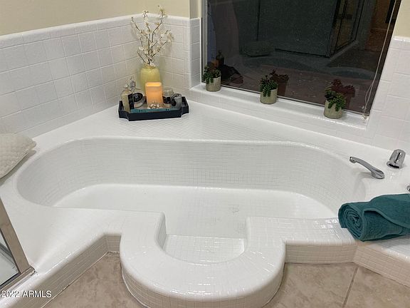 3rd image of 340 W Gleneagles Dr
