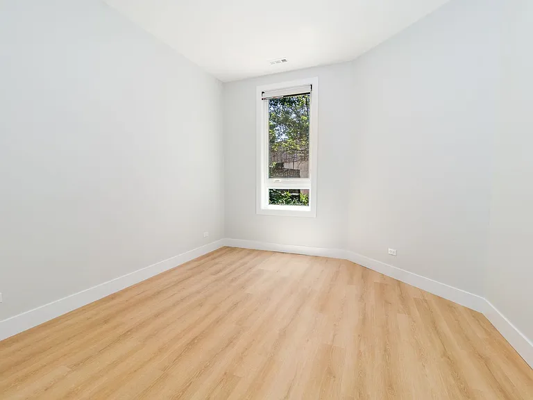 KDG Irving Park LLC — Photo 15