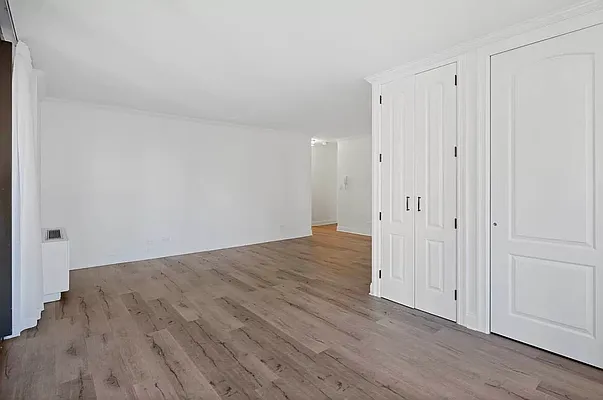 Rented by New York Casas Ltd. | media 25