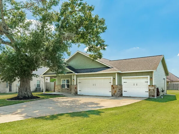 2554 Lakeside Dr, West Columbia, TX 77486