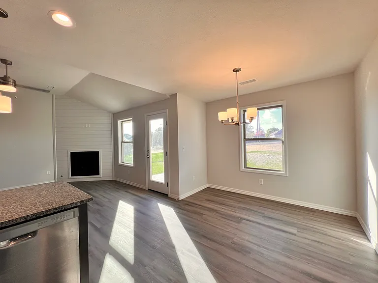 655 W Butterfield Dr — Photo 15