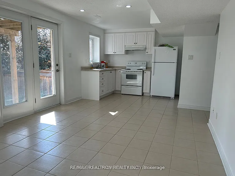 9 Keith Wright Cres — Photo 5