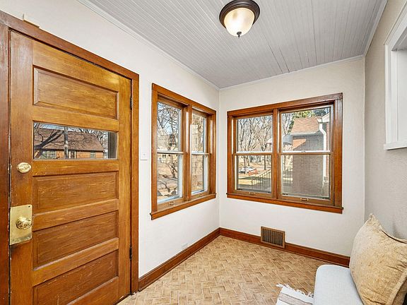 3rd image of 5133 44th Ave S