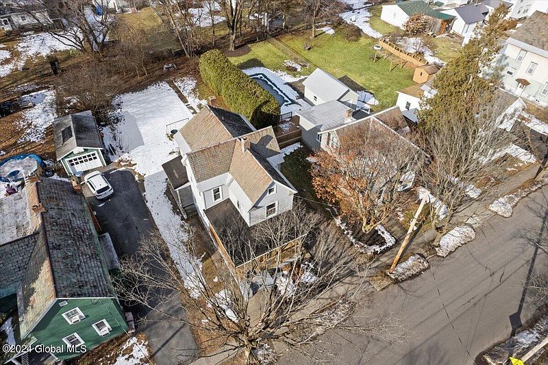 2nd image of 70 Walnut Street