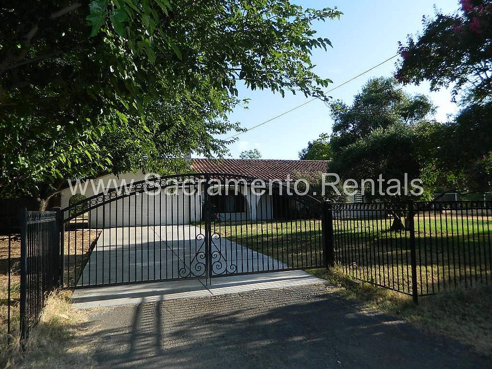 1st image of 2840 Central Ave