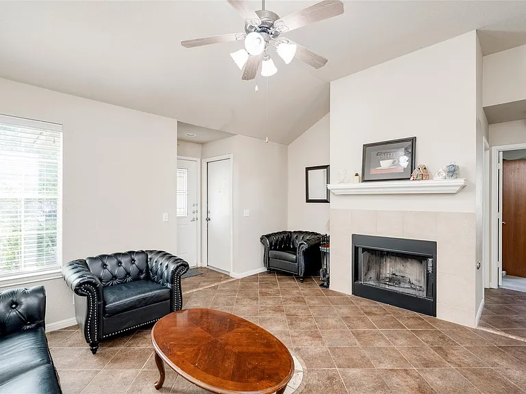 2408 Elara Dr — Photo 3