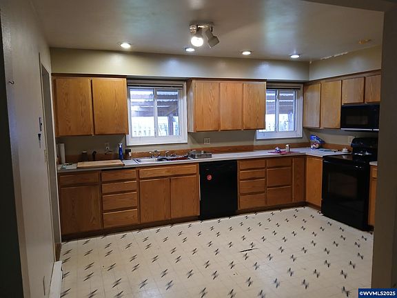 4th image of 2521 Waverly Dr SE