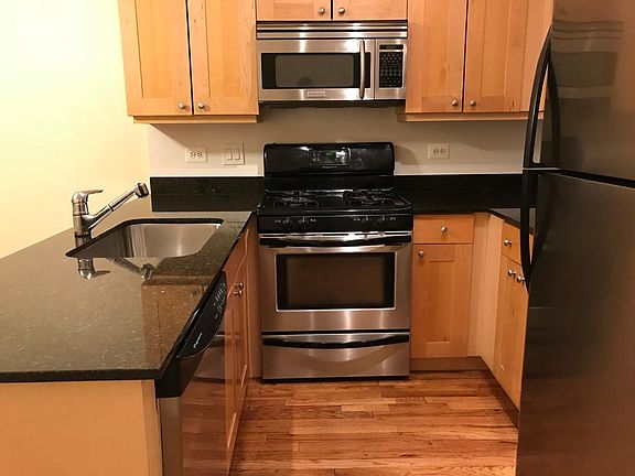 2nd image of 7007 N Wolcott Ave #1