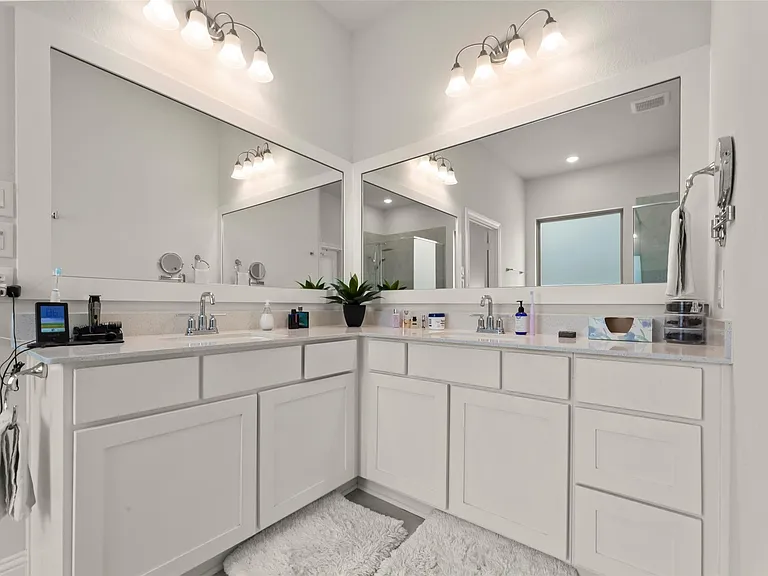 1939 Shallow Canyon Ln — Photo 16