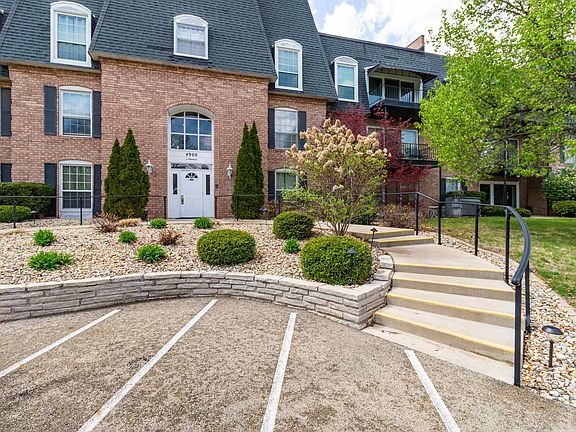 2nd image of 4900 N Knoxville Ave APT 111A