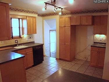 5th image of 2207 Garden Dr