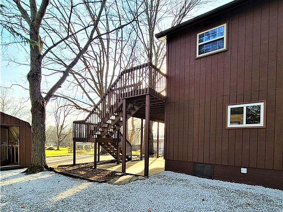 2nd image of 623 Alta Vista Ave