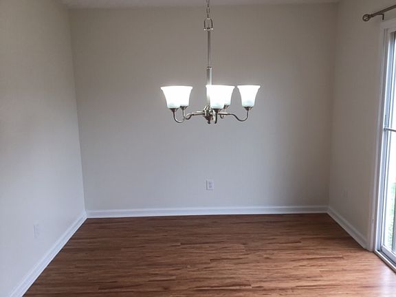 5th image of 1115 Taylor Glen Blvd W