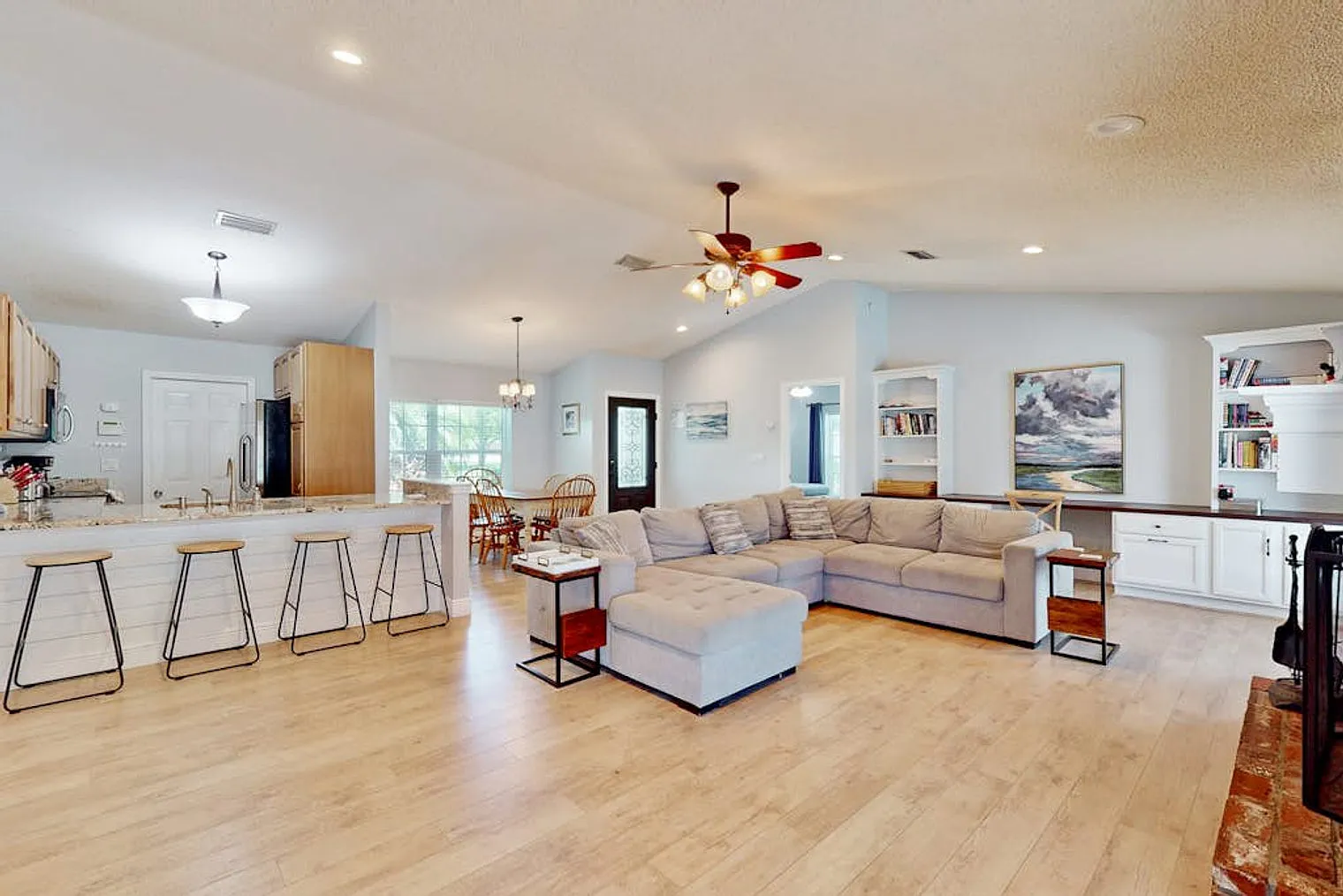 3 bed, 2.0 bath, 1442 sqft, $4,016 — Photo 1