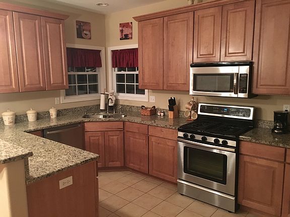 3rd image of 3321 Preston Dr