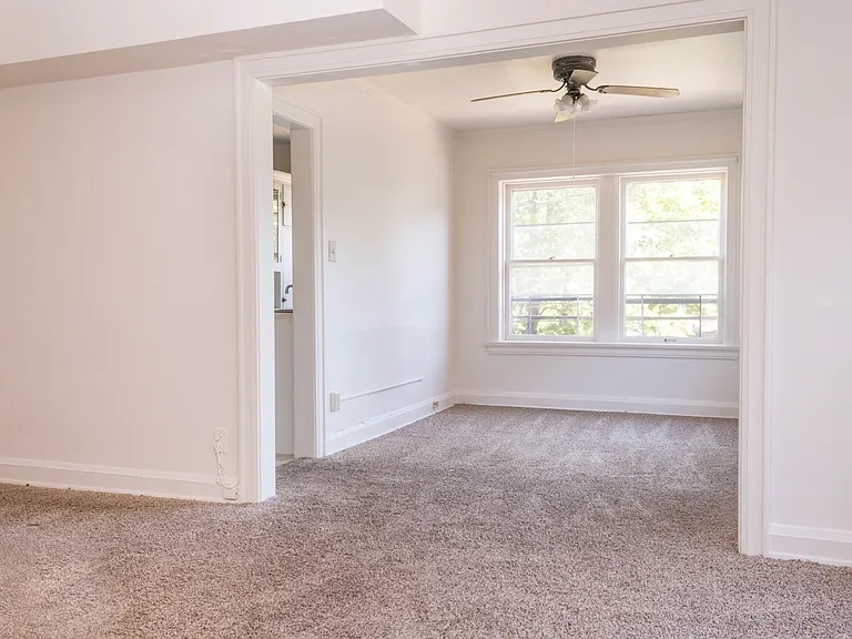1544 E Broad St — Photo 35