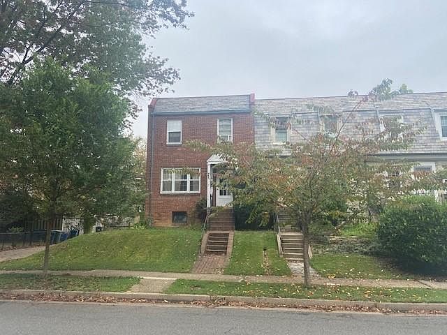 1st image of 4 E Rosemont Ave
