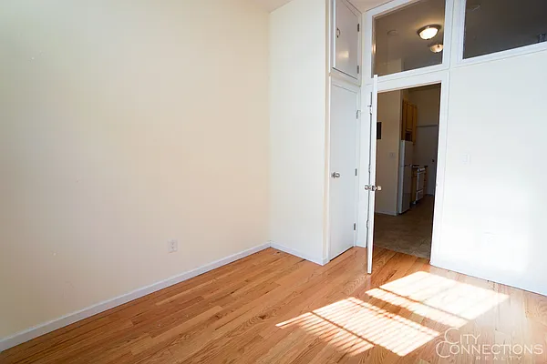 Rented by City Connections Realty | media 33