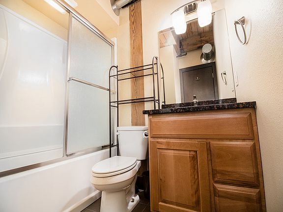 2nd image of 302 Jones St Ste 409