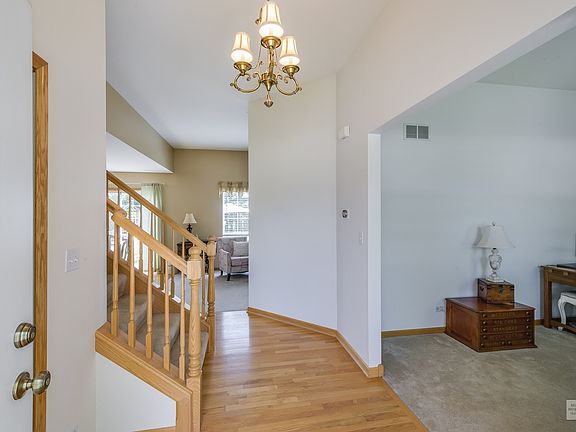 Grand vaulted ceiling entry way.