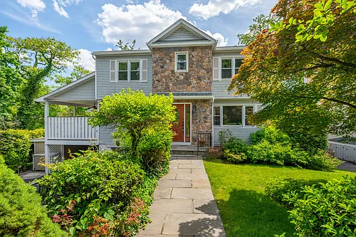49 N Chatsworth Ave Photo 1