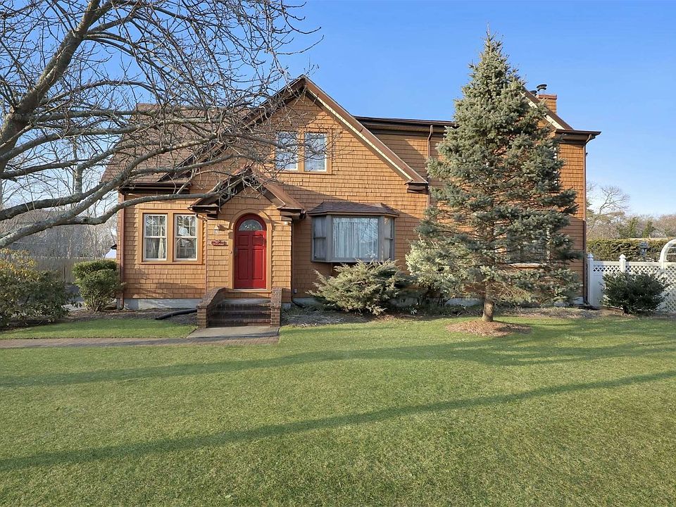 1st image of 61 Brook Ln